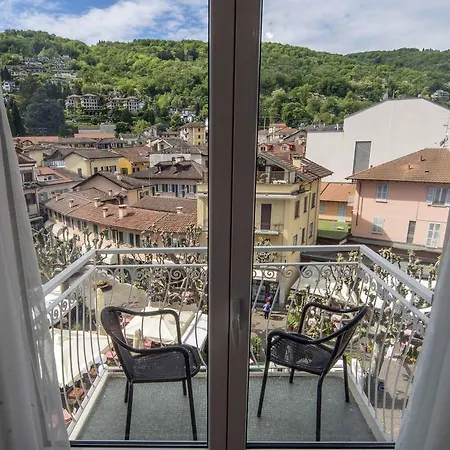 Affittacamere Caffe Nazionale Stresa Buitenkant foto